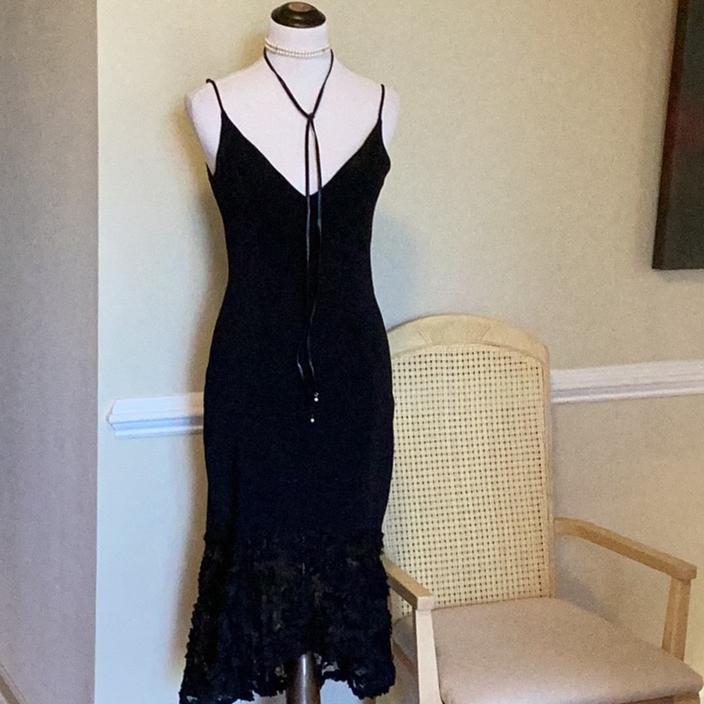 Maria Bianca Nero black sheath cocktail dress spaghetti straps & lace fl…